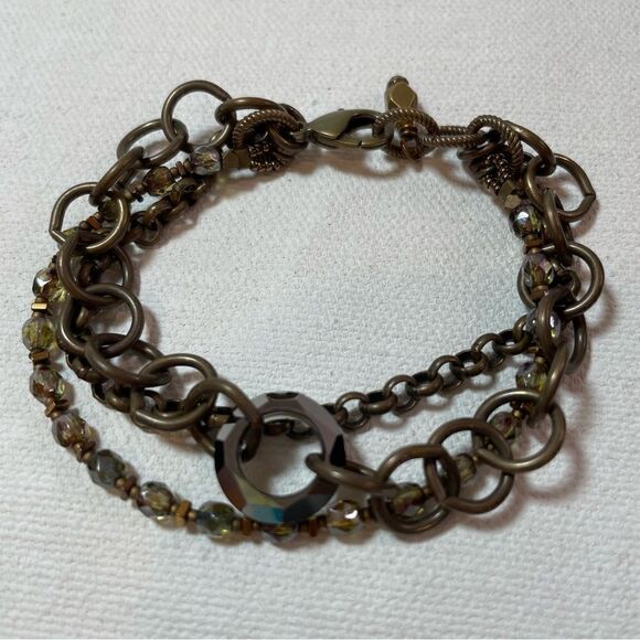 Earthy brass and Czech Crystal & Swarovski ring triple strand bracelet - Picture 6 of 7